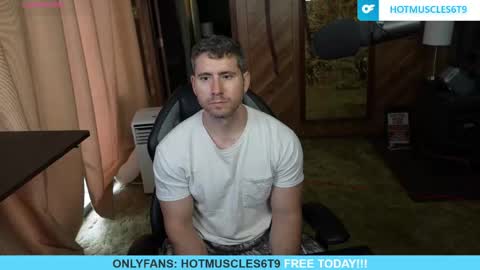 Snapshot of hotmuscles6t9 chatting on April 13, 2026, 2:33 pm hotmuscles6t9 online show from April 13, 2026, 2:33 pm