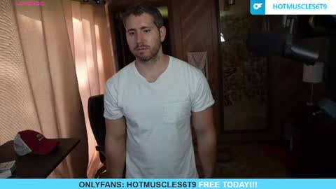 Snapshot of hotmuscles6t9 chatting on June 10, 2026, 2:05 pm hotmuscles6t9 online show from June 10, 2026, 2:05 pm