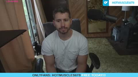 Snapshot of hotmuscles6t9 chatting on June 22, 2026, 2:03 pm hotmuscles6t9 online show from June 22, 2026, 2:03 pm