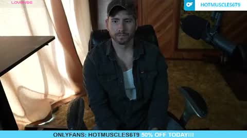 Snapshot of hotmuscles6t9 chatting on July 14, 2026, 4:23 pm hotmuscles6t9 online show from July 14, 2026, 4:23 pm