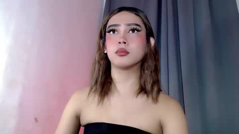 HOT BEATRICE online show from November 1, 2025, 8:33 pm