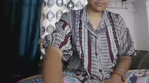 lola online show from April 17, 2026, 9:34 am