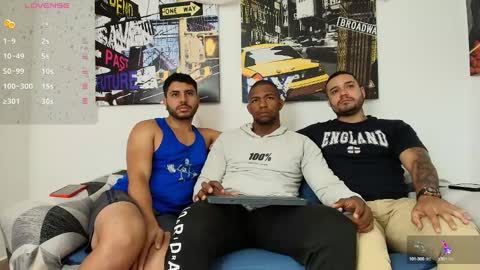 Snapshot of hott_asses chatting on December 31, 2024, 1:30 pm hott_asses online show from December 31, 2024, 1:30 pm