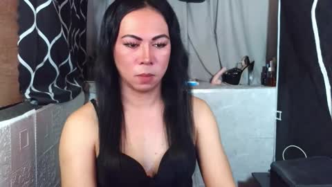 Snapshot of hott_summerr chatting on May 28, 2026, 6:43 am Alex Summer online show from May 28, 2026, 6:43 am