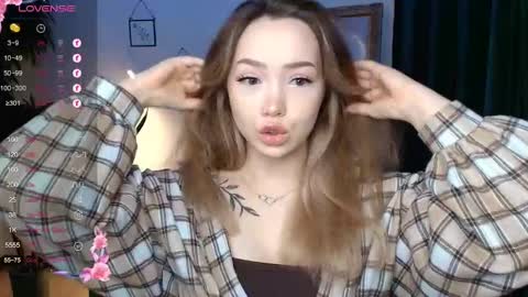 hello Im Eva online show from December 17, 2024, 2:23 am