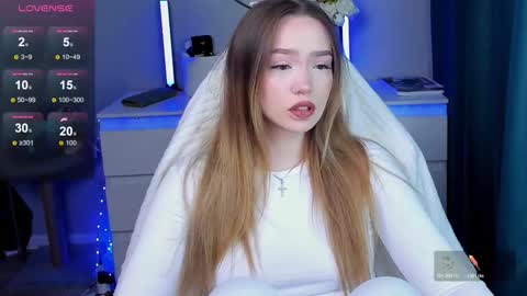 hello Im Eva online show from October 26, 2025, 2:23 pm