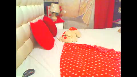 THEONE online show from November 15, 2025, 6:04 pm