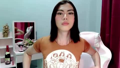 hottestdella69 online show from January 10, 2026, 12:07 pm