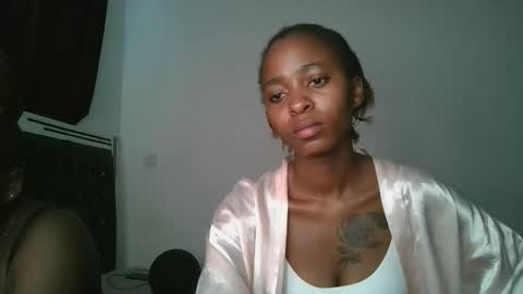 hottie_mistie online show from April 12, 2026, 9:25 am