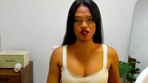 Maxine online show from October 17, 2025, 6:27 am