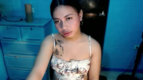 Snapshot of hottiescummerx chatting on April 19, 2026, 3:44 pm N I C A online show from April 19, 2026, 3:44 pm