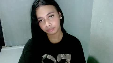 Snapshot of hottiescummerx chatting on July 5, 2026, 5:25 am N I C A online show from July 5, 2026, 5:25 am
