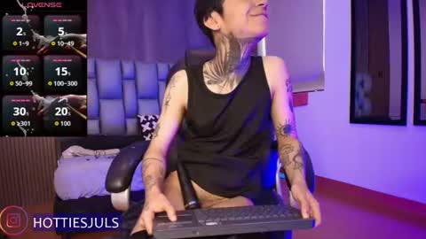 Snapshot of hottiesjuls chatting on July 29, 2026, 5:55 pm Juls online show from July 29, 2026, 5:55 pm