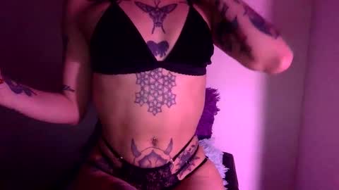 Snapshot of hottietat4u chatting on January 18, 2025, 4:26 am Tat online show from January 18, 2025, 4:26 am