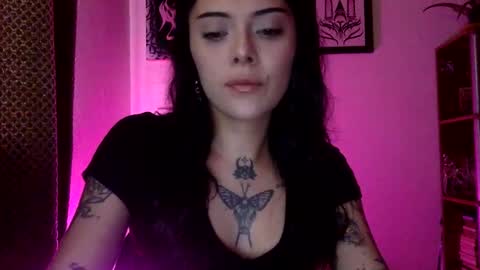 Snapshot of hottietat4u chatting on February 18, 2025, 8:47 pm Tat online show from February 18, 2025, 8:47 pm