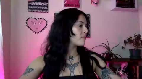 Snapshot of hottietat4u chatting on November 11, 2025, 6:41 pm Tat online show from November 11, 2025, 6:41 pm