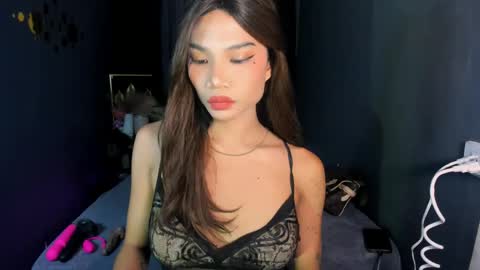 Hi i am Jane half vietnamese and half pinay and would like to meet good person here XOXO online show from May 22, 2026, 3:28 pm