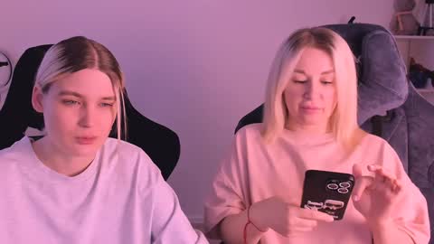 Nessie and Jessie online show from January 7, 2025, 12:41 pm