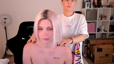 Nessie and Jessie online show from November 2, 2025, 4:53 pm