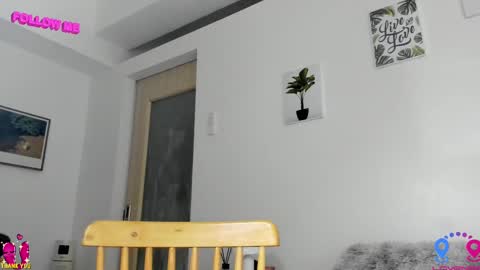 crishinahotty online show from March 3, 2025, 9:00 am