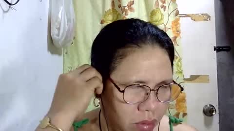 hottycrissy4u online show from May 15, 2026, 8:05 pm