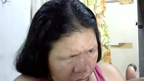 hottycrissy4u online show from May 18, 2026, 6:52 am