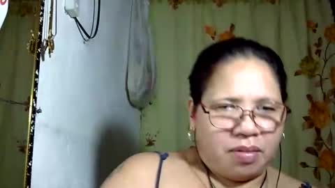 hottycrissy4u online show from May 23, 2026, 9:52 pm