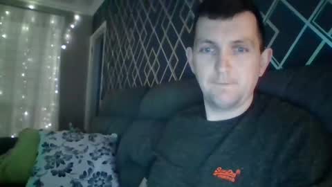 Snapshot of hotuk86 chatting on February 18, 2025, 9:20 pm hotuk86 online show from February 18, 2025, 9:20 pm