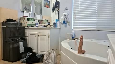 Snapshot of houndmeagain chatting on November 5, 2025, 11:16 pm houndmeagain online show from November 5, 2025, 11:16 pm