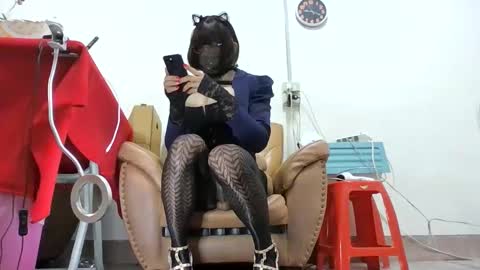 Slutty little female cat online show from May 17, 2026, 1:14 am
