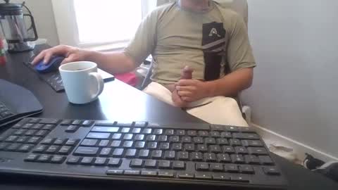 hoverday online show from December 3, 2025, 7:45 pm