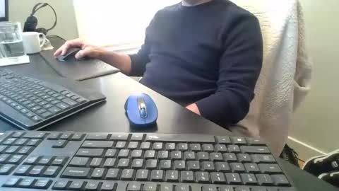 hoverday online show from February 12, 2026, 7:20 pm