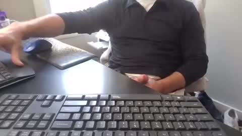 hoverday online show from April 21, 2026, 1:28 pm