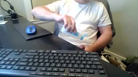 Snapshot of hoverday chatting on June 21, 2026, 4:15 am hoverday online show from June 21, 2026, 4:15 am