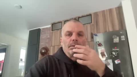 Snapshot of howlingatnothing chatting on December 25, 2024, 8:17 pm howlingatnothing online show from December 25, 2024, 8:17 pm