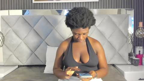Snapshot of huddah_cam chatting on September 19, 2025, 11:33 am huddah online show from September 19, 2025, 11:33 am