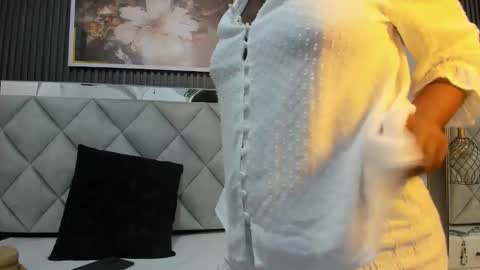 Snapshot of huddah_cam chatting on October 31, 2025, 11:22 am huddah online show from October 31, 2025, 11:22 am