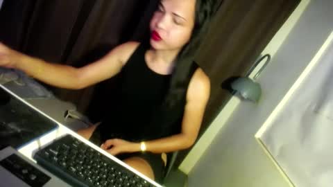 Snapshot of hugcock69_precious chatting on January 4, 2025, 7:55 am Precious online show from January 4, 2025, 7:55 am