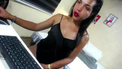 Snapshot of hugcock69_precious chatting on March 11, 2025, 12:39 pm Precious online show from March 11, 2025, 12:39 pm