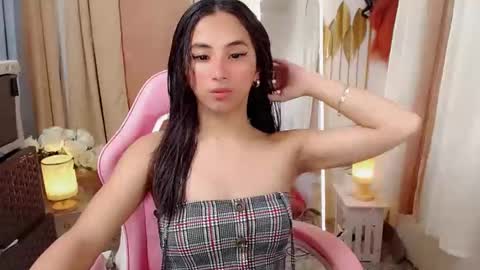 Snapshot of hugeasiancockandrea chatting on March 5, 2025, 4:34 am drea  online show from March 5, 2025, 4:34 am