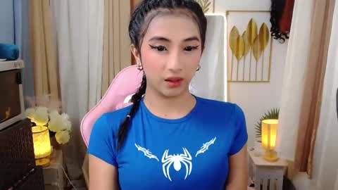 Snapshot of hugeasiancockandrea chatting on March 7, 2025, 3:39 pm drea  online show from March 7, 2025, 3:39 pm