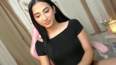 Snapshot of hugeasiancockandrea chatting on September 30, 2025, 6:02 pm drea  online show from September 30, 2025, 6:02 pm
