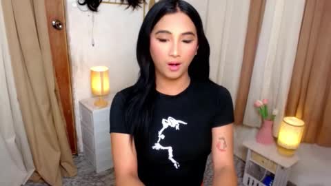 Snapshot of hugeasiancockandrea chatting on October 23, 2025, 9:52 am drea  online show from October 23, 2025, 9:52 am
