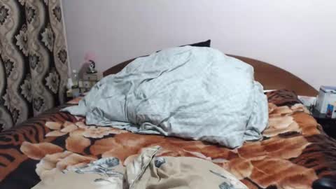 Snapshot of hugeassdevil chatting on October 29, 2025, 2:52 pm hugeassdevil online show from October 29, 2025, 2:52 pm