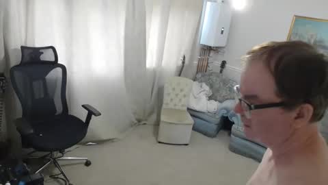 Snapshot of hugedick1965 chatting on November 19, 2025, 10:48 am hugedick1965 online show from November 19, 2025, 10:48 am