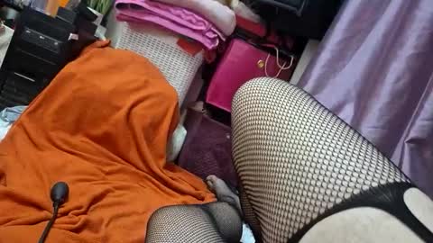 hugedick2469 online show from December 8, 2024, 1:02 am