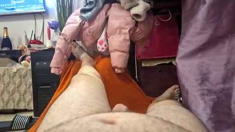 hugedick2469 online show from January 8, 2025, 4:44 am