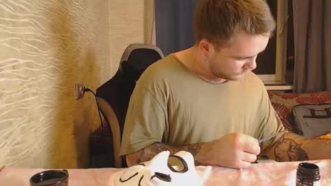 Hugo online show from October 22, 2025, 5:13 pm