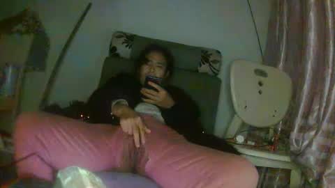 hujiajia520321431 online show from January 13, 2026, 9:42 pm