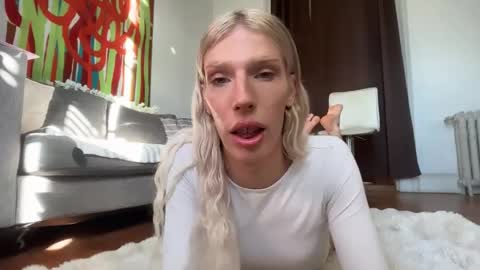 Alice help me reach 100 likes  online show from April 18, 2026, 7:07 pm